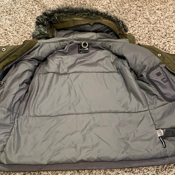 SOLD😍NORTH FACE XS women’s winter/fall jacket faux fur trendy  olive green belt - Picture 11 of 17